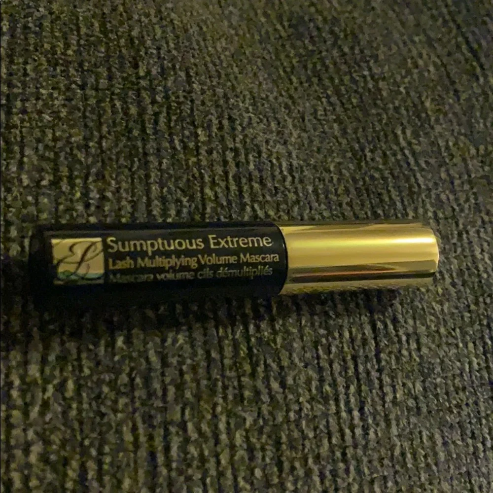 🆕 Estée Lauder Sumptuous Extreme Mascara in Extreme Black